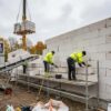 Скорость строительства стен из газобетона: от чего зависит и как реально ускорить работу